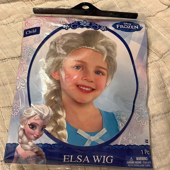 Disney child’s Frozen Elsa wig new unused blonde braid with snowflake - Picture 2 of 3